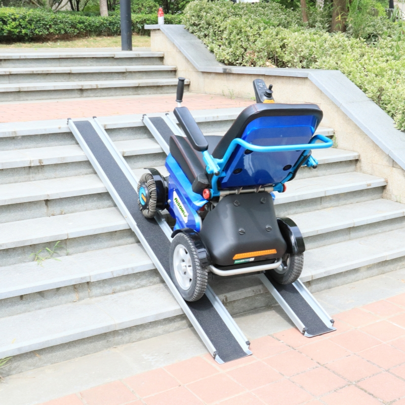 2 Section Telescopic Aluminium Wheelchair Ramps with Anti-slip Paster