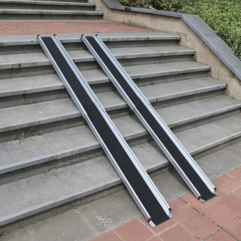 2 Section Telescopic Aluminium Wheelchair Ramps with Anti-slip Paster