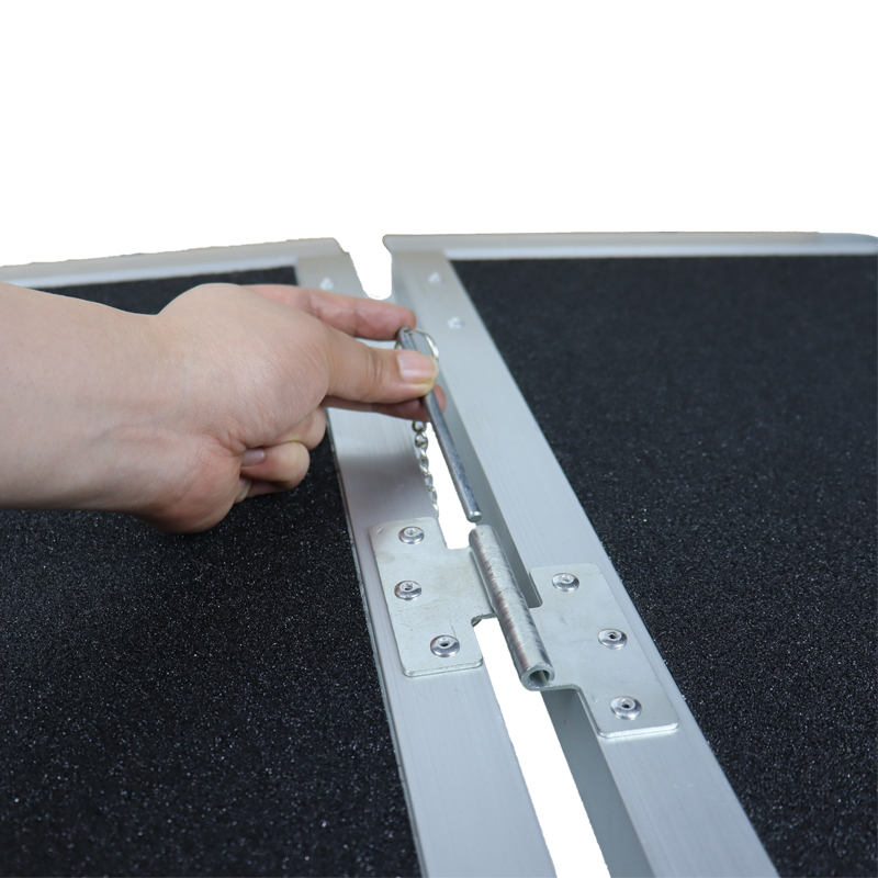 Tri-folding heavy loading wheelchair ramp with anti-slip tape